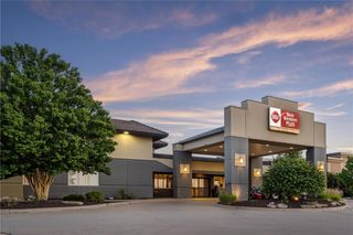 Best Western Plus Dubuque Hotel & Confer