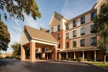 Best Western Plus Kalamazoo Suites