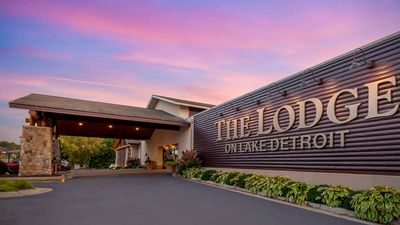 Best Western Premier Ldg On Lake Detroit