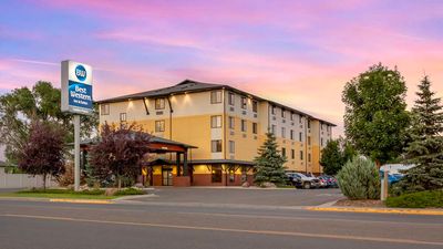 Best Western Golden Prairie Inn & Suites