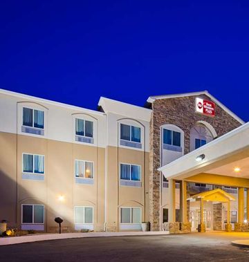 Best Western Plus Montezuma Inn & Suites