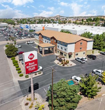 Best Western Plus The Four Corners Inn