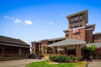 Best Western Plus Coastline Inn
