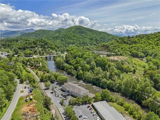 Best Western Plus River Escape Inn & Sts