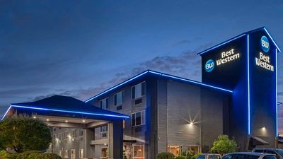 Best Western Plus Cascade Inn & Suites