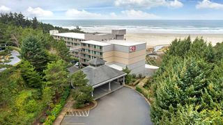 Best Western Plus Agate Beach Inn