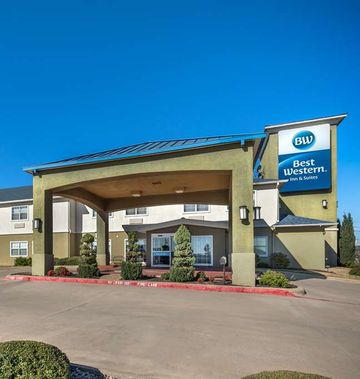 Best Western Club House Inn & Suites