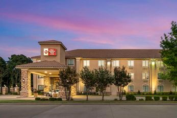 Best Western Plus Crown Colony Inn Suite