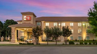 Best Western Plus Crown Colony Inn Suite