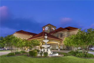 Best Western Plus Monica Royale Inn Stes