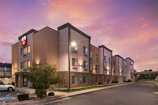 Best Western Plus Airport Inn & Suites