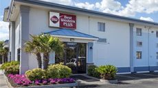 Best Western Plus Holiday Sands Inn