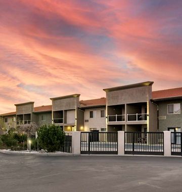 Best Western Plus Lake Front Hotel