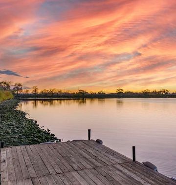 Best Western Plus Lake Front Hotel