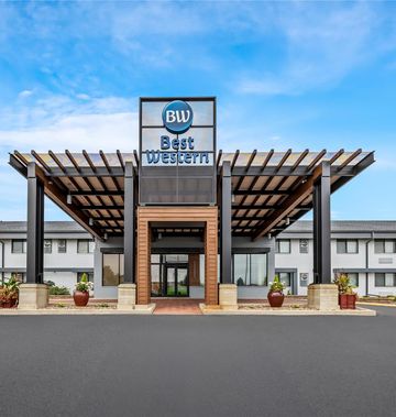 Best Western West Towne Suites