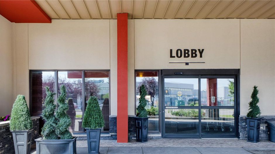 Best Western Plus City Centre Inn Exterior