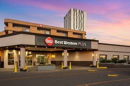 Best Western Plus Village Park Inn