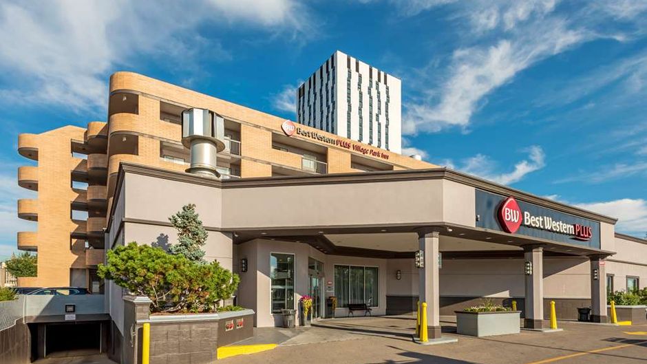 Best Western Plus Village Park Inn Exterior