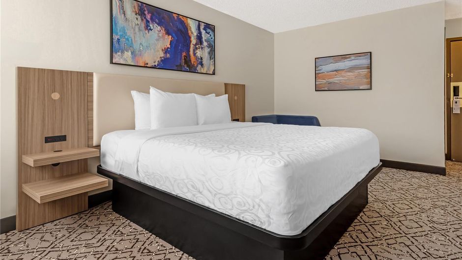 Best Western Airport Inn Room