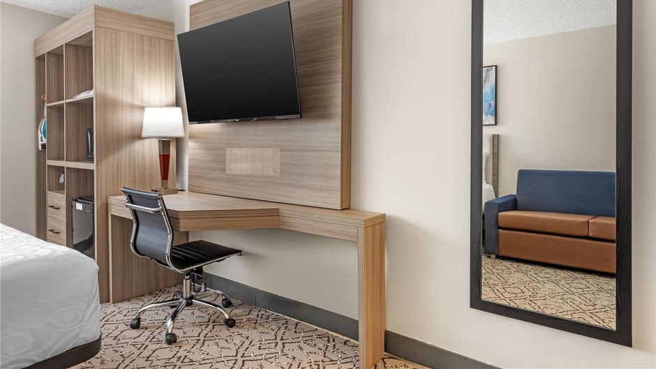 Best Western Airport Inn Room