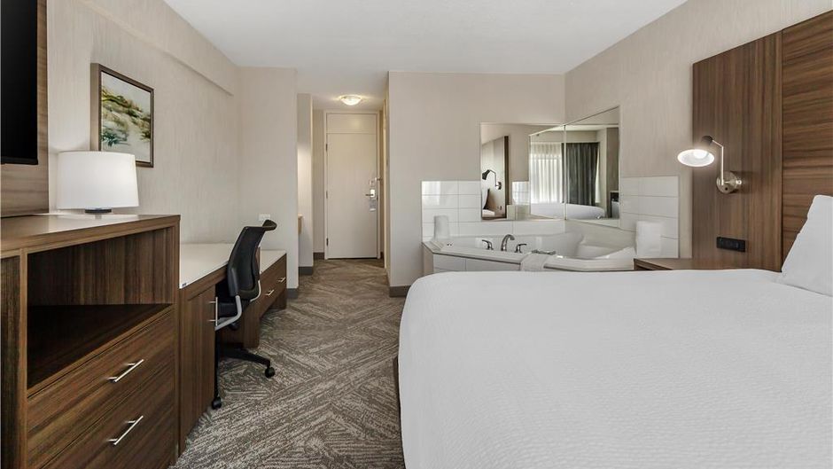 Best Western Cedar Park Inn Room
