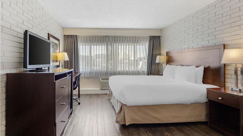 Best Western Cedar Park Inn Room