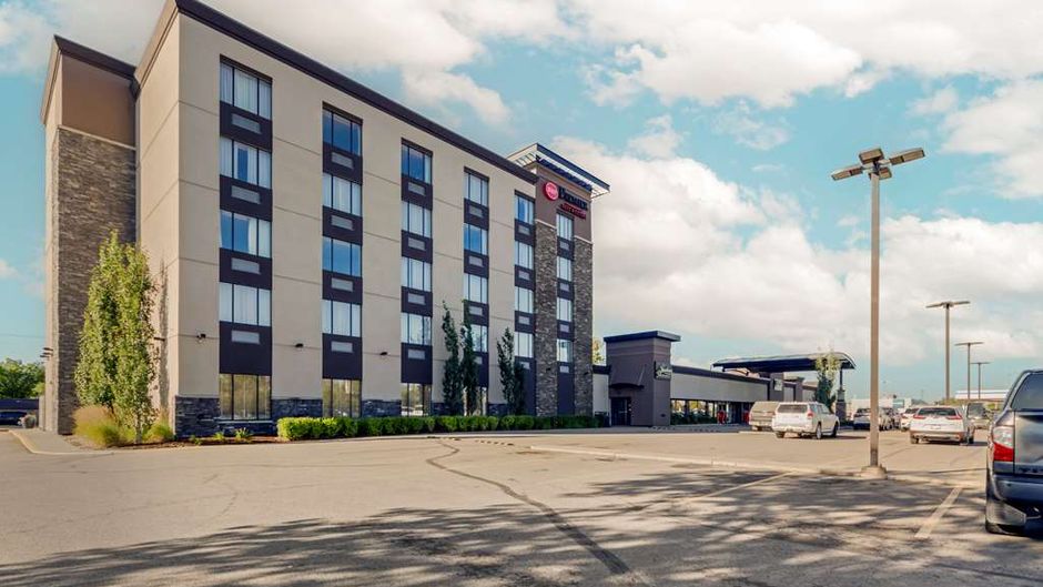 Best Western Premier Denham Inn & Suites Exterior