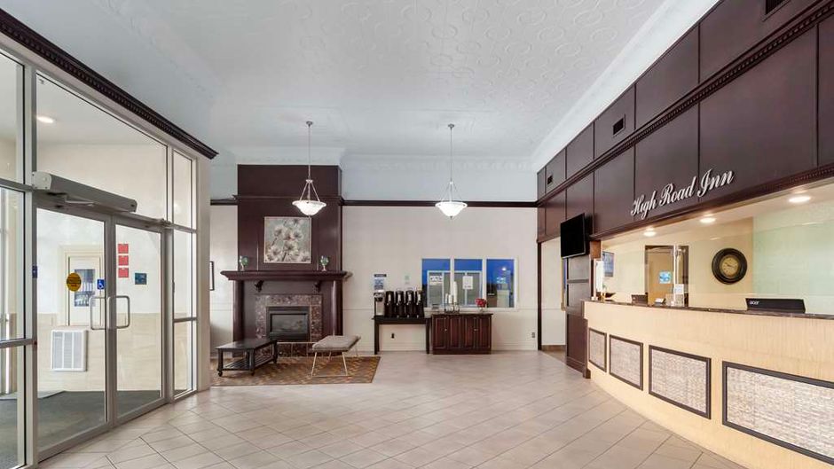 Best Western High Road Inn Lobby