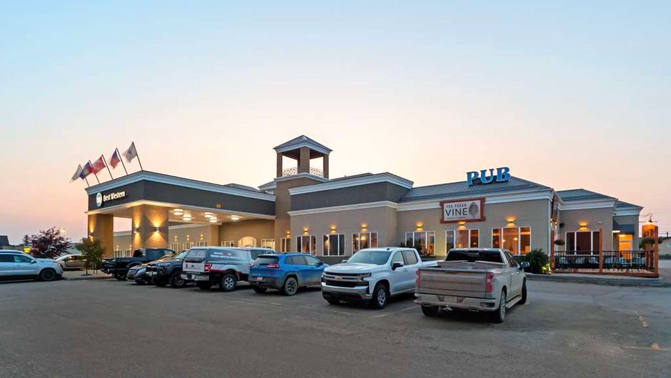 Best Western High Road Inn Exterior