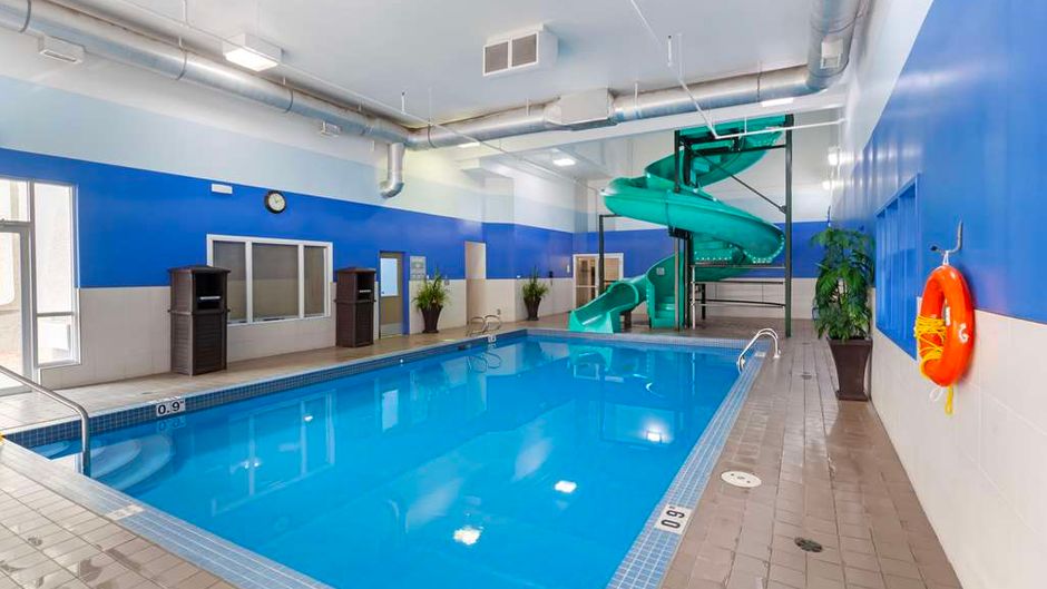 Best Western High Road Inn Pool