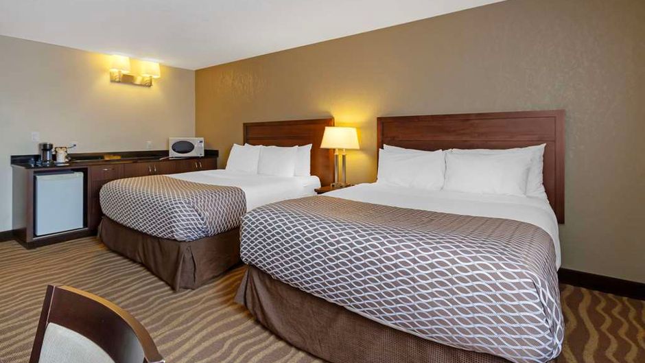 Best Western High Road Inn Room