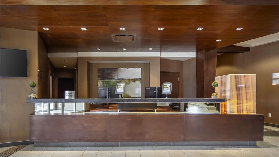 Best Western Cold Lake Inn Lobby