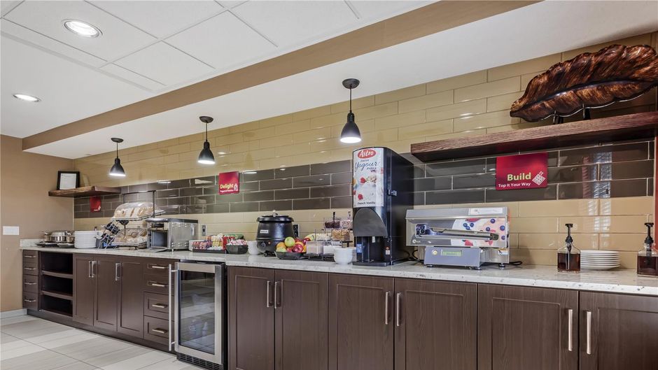 Best Western Plus Red Deer Inn & Suites Restaurant