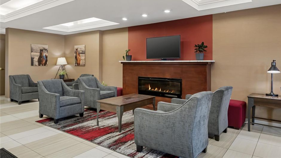 Best Western Plus Red Deer Inn & Suites Lobby