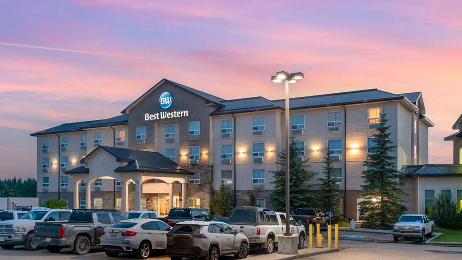 Best Western Rocky Mtn House Inn & Stes Exterior