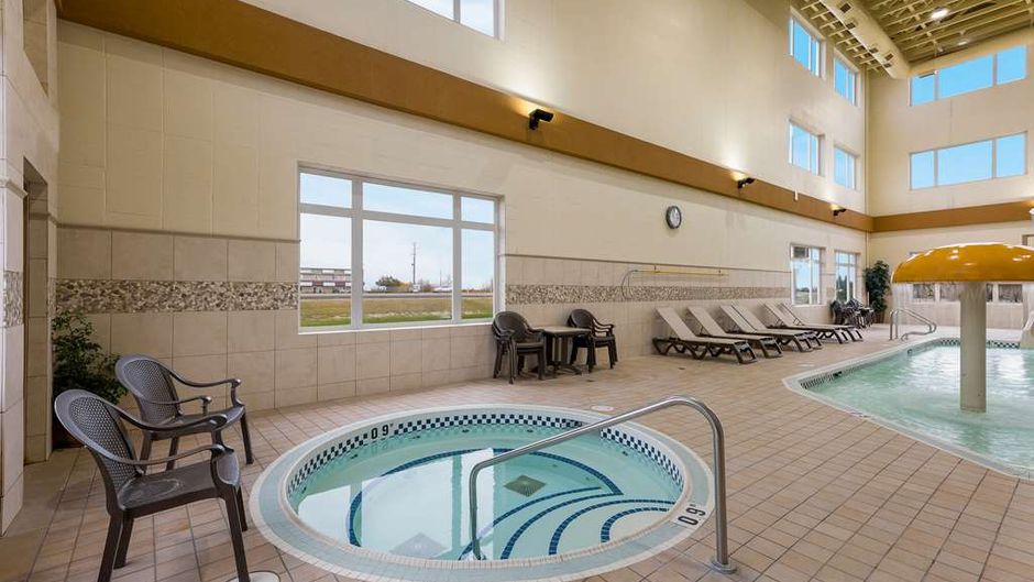 Best Western Sunrise Inn & Suites Pool