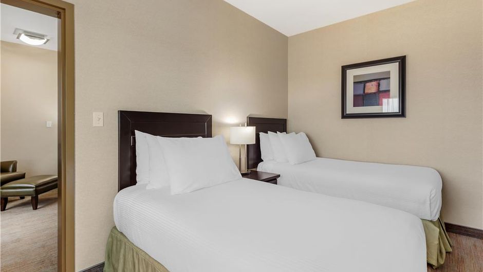 Best Western Wainwright Inn & Suites Room