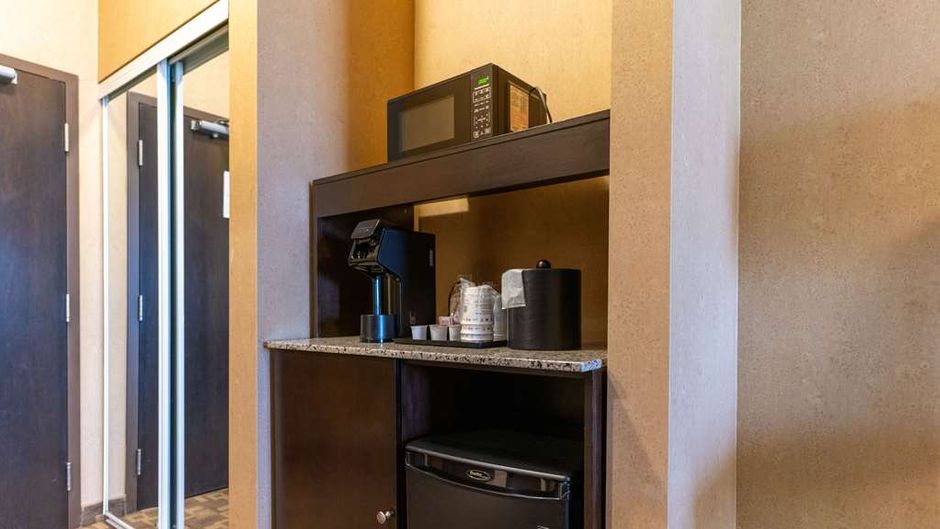 Best Western Plus South Edmonton Inn/Ste Room