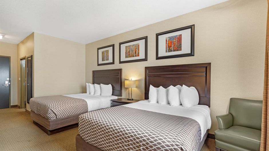 Best Western Plus The Inn at St. Albert Room