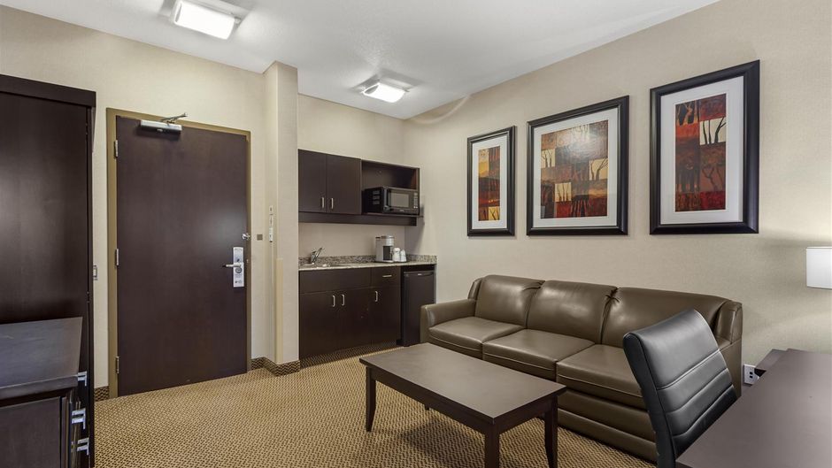 Best Western Plus The Inn at St. Albert Room