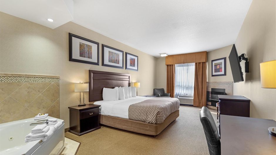 Best Western Plus The Inn at St. Albert Room