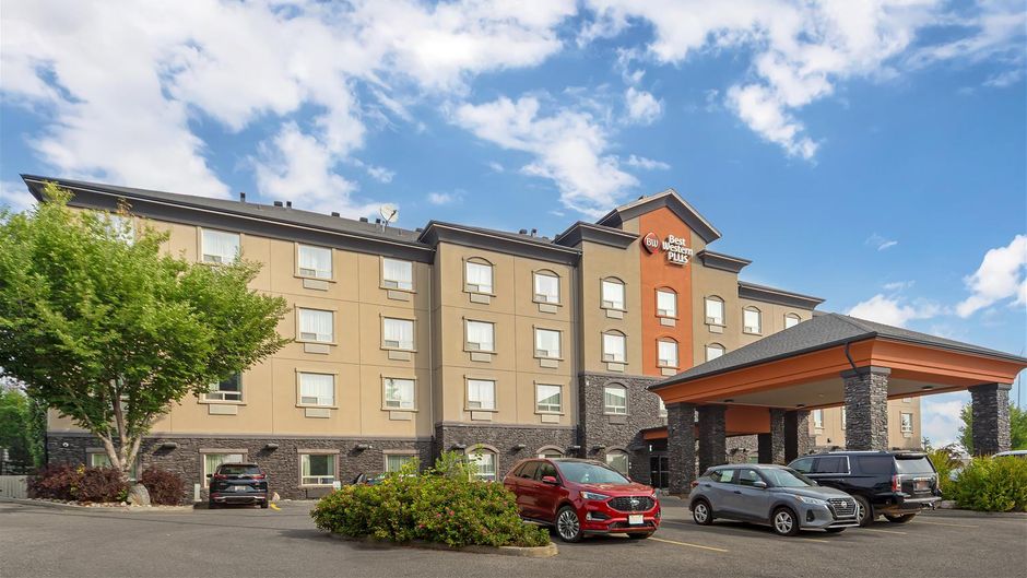 Best Western Plus The Inn at St. Albert Exterior