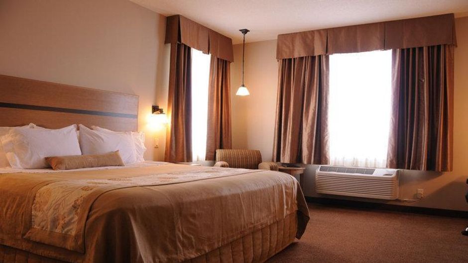 Best Western Plus Chateau Sylvan Lake Room