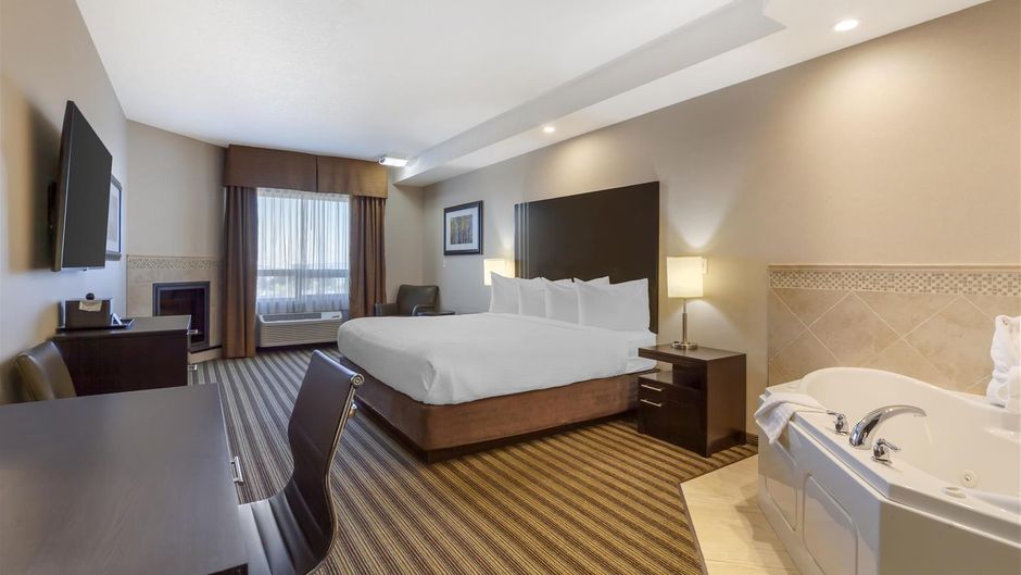 Best Western Plus Sherwood Inn & Suites Room
