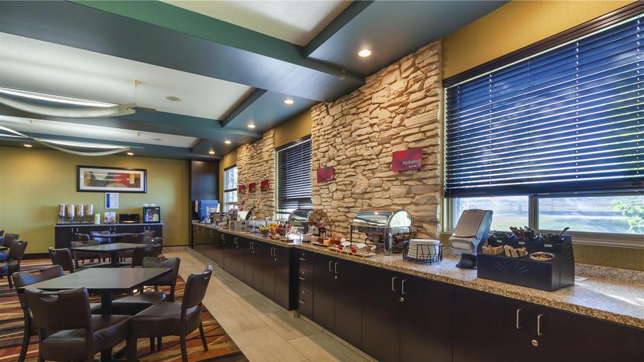 Best Western Plus Sherwood Inn & Suites Restaurant