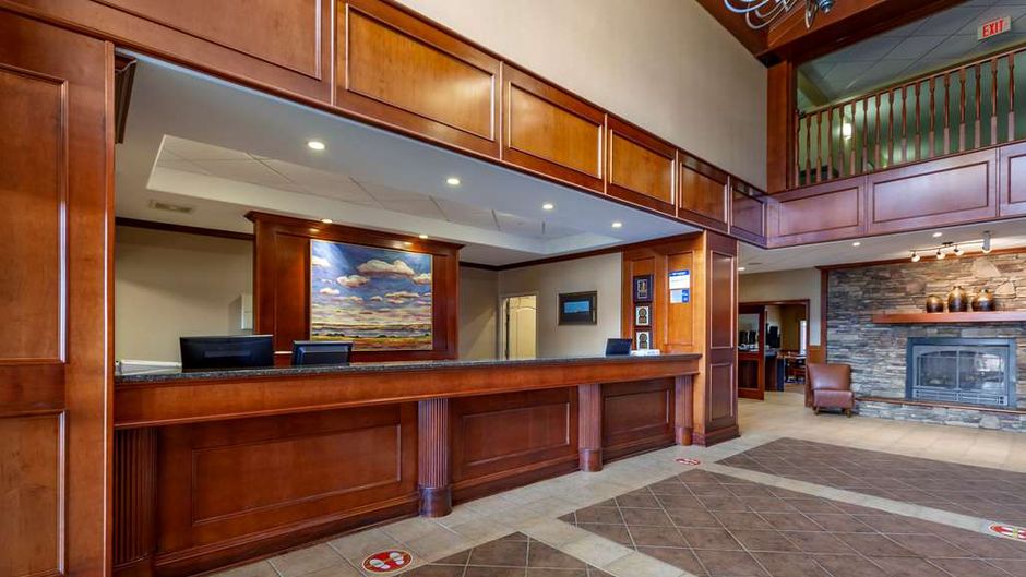 Best Western Plus Meridian Hotel Lobby