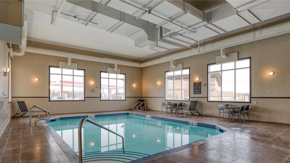 Best Western Plus Fox Creek Pool