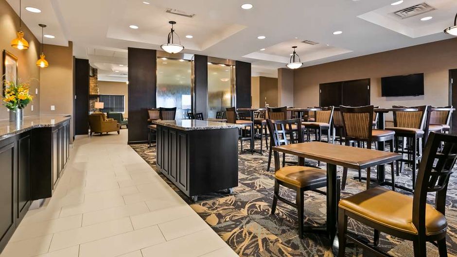 Best Western Plus Okotoks Inn & Suites Restaurant