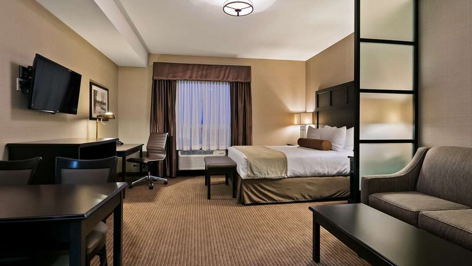 Best Western Plus Okotoks Inn & Suites Suite