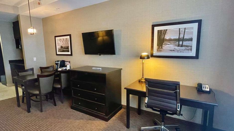 Best Western Plus Okotoks Inn & Suites Other